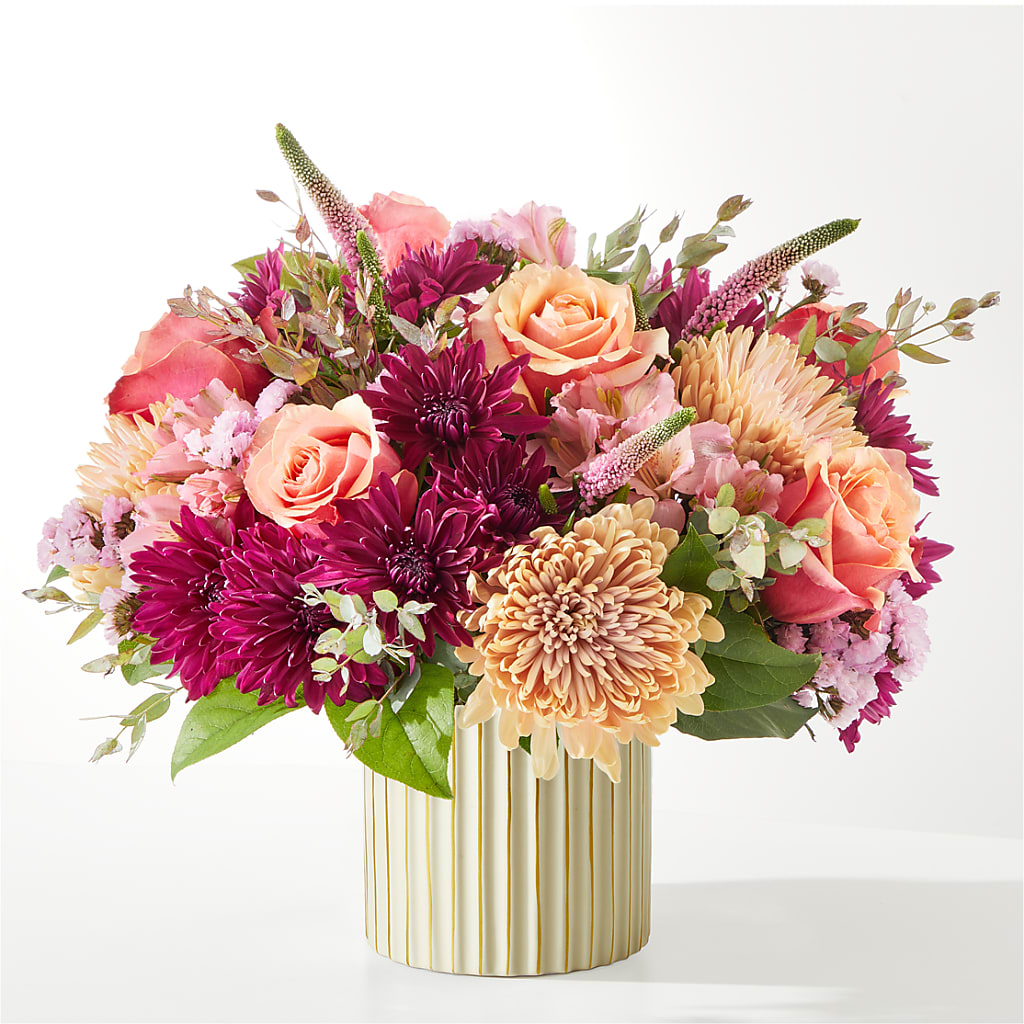 Berry Cobbler Bouquet with Ivory Vase – Floreria Reno, Reno NV