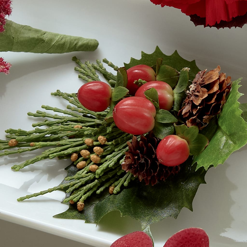 Red Berry Boutonniere – Floreria Reno, Reno NV